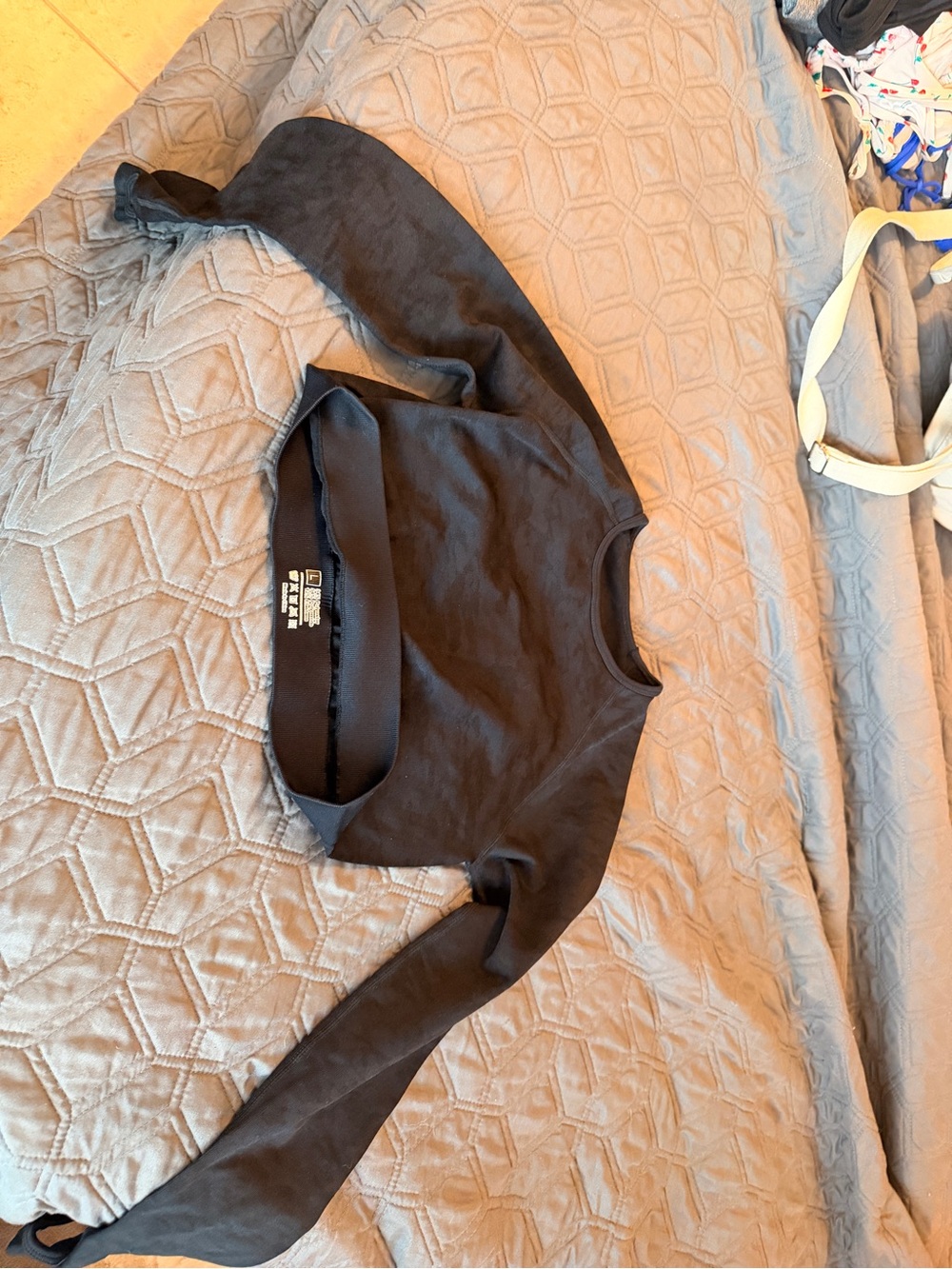 Women's Black Cropped Long-Sleeve workout top